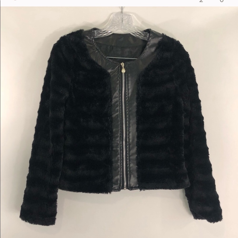 🦋5 For 20$ | Black Faux Fur Jacket